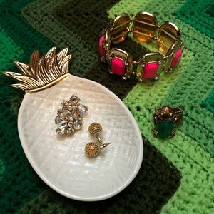NWOT pineapple jewelry tray plate gold ceramic